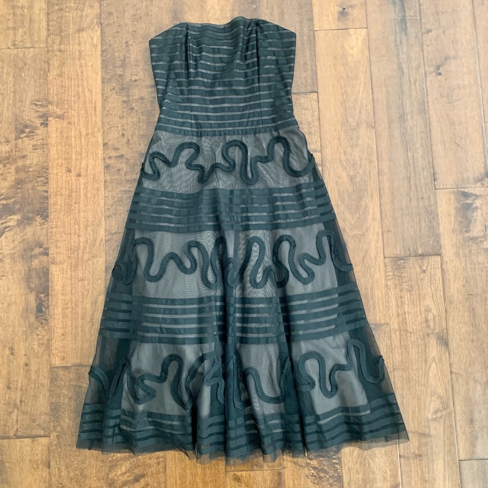 BCBG gorgeous black strapless mesh overlay dress size XS 0 2